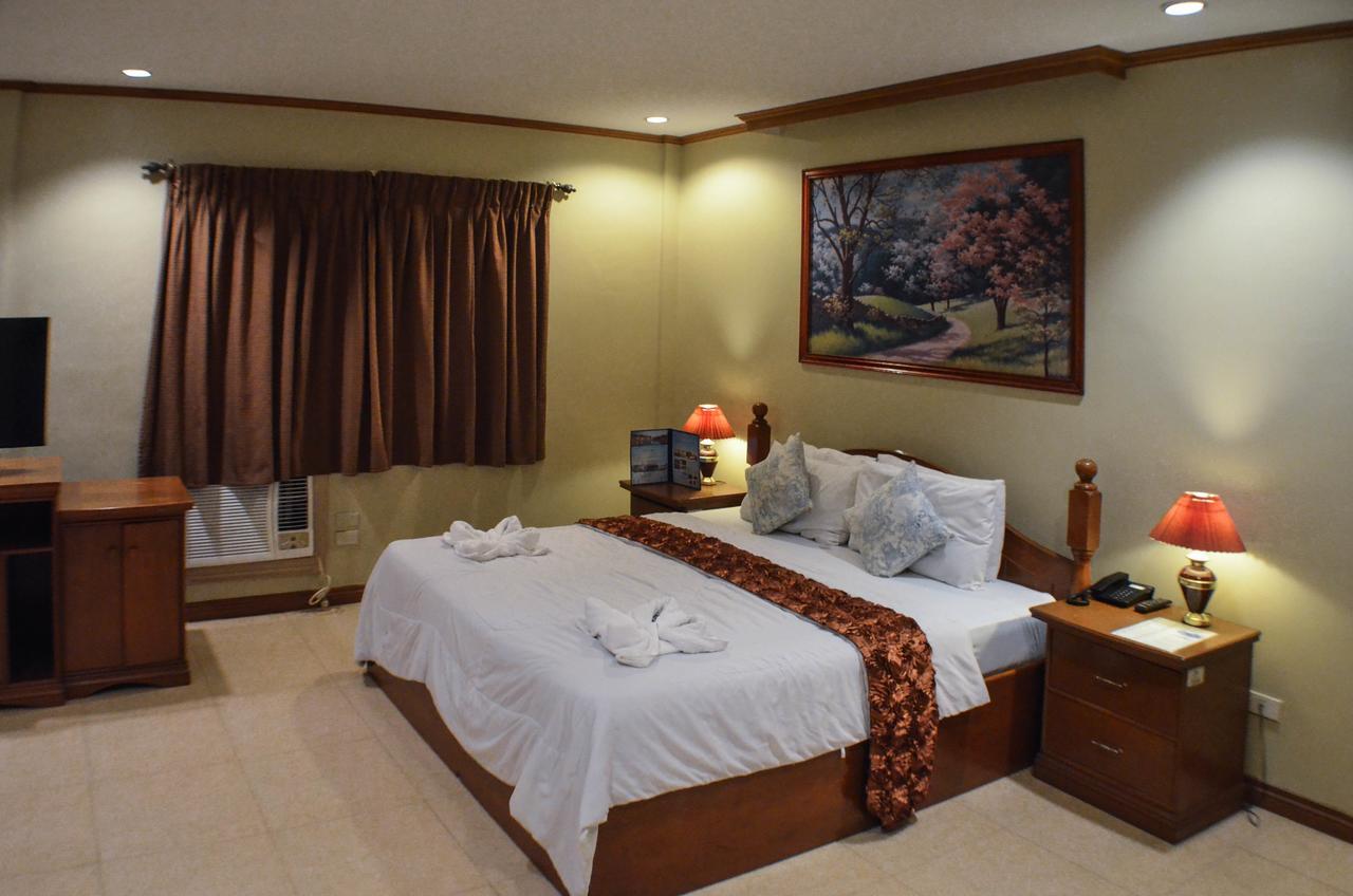 Subic Waterfront Resort And Hotel Eksteriør bilde