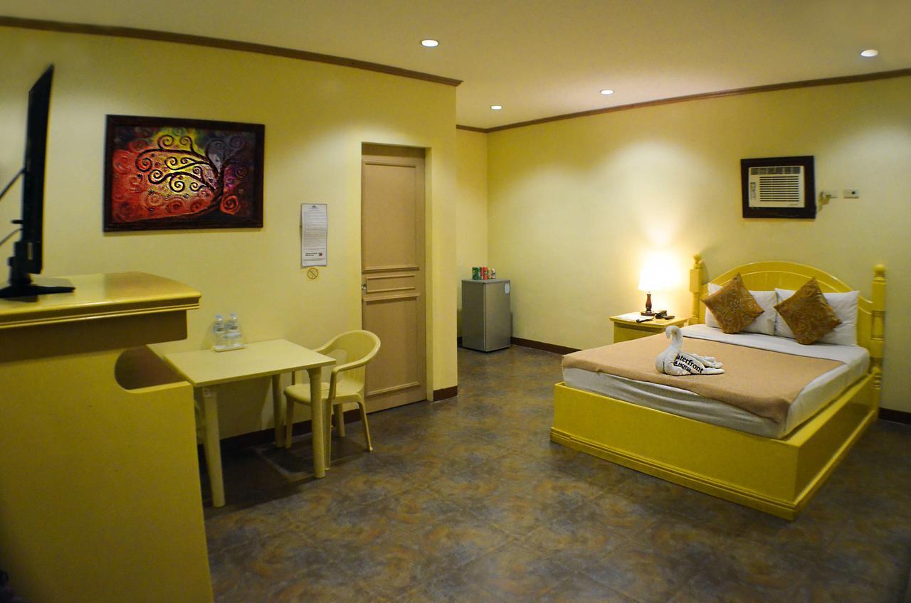 Subic Waterfront Resort And Hotel Eksteriør bilde